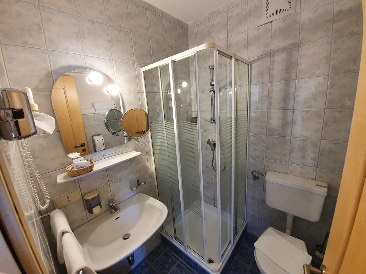 Gasthof Hotel Zur Post Ferlach Eksteriør bilde